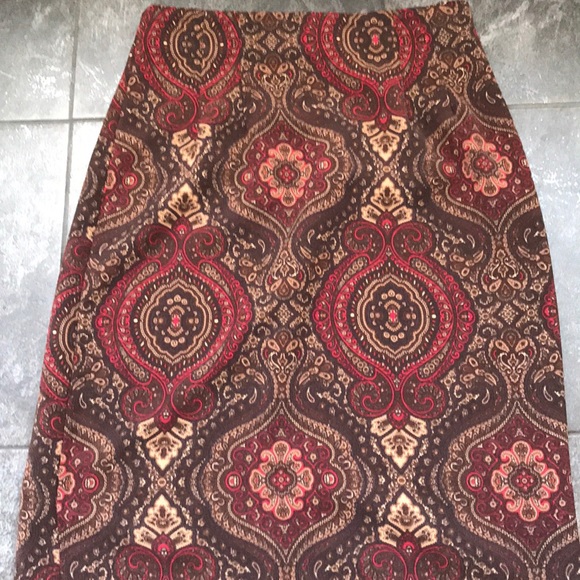 Dress Barn Dresses & Skirts - 🐰 Cute Paisley Skirt